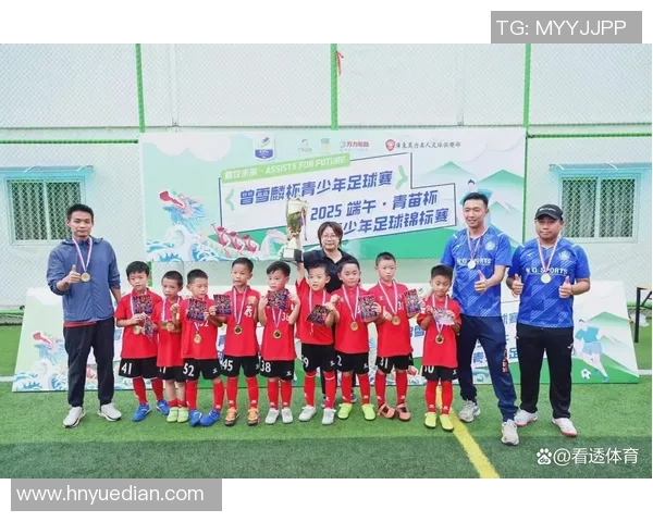 足球明星齐聚一堂激情对决精彩纷呈的多人专场比赛盛宴